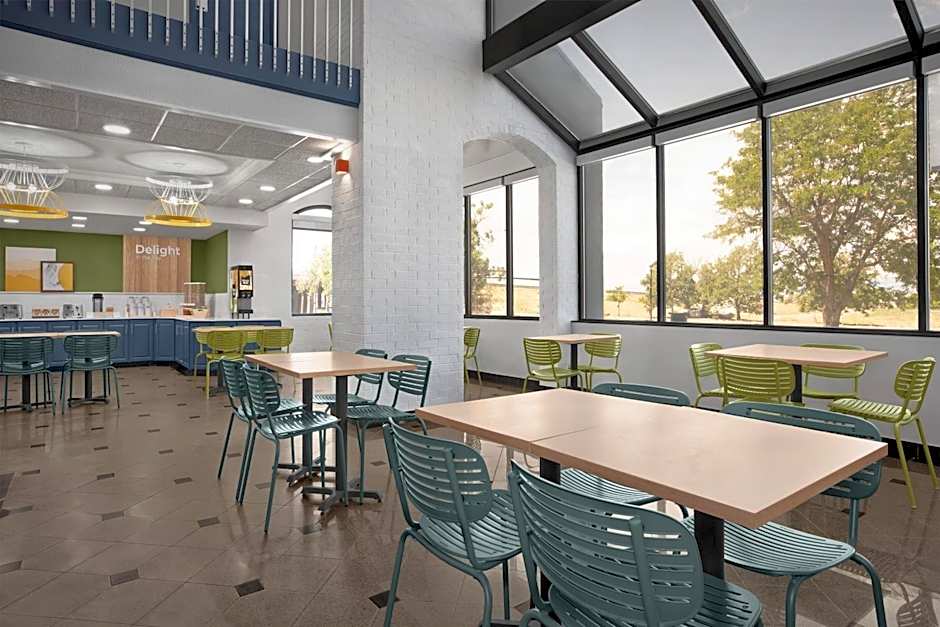 Spark by Hilton Denver East I 70