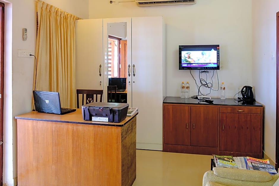 Saro Lake County Hotel