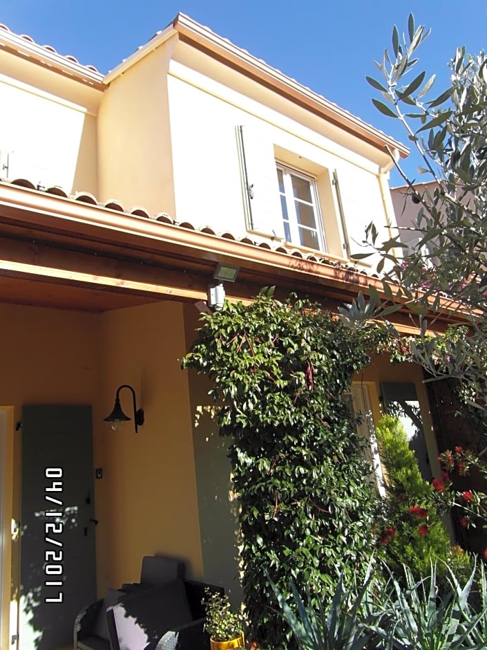 Patrimonio chambre avec commodités chez l’habitant