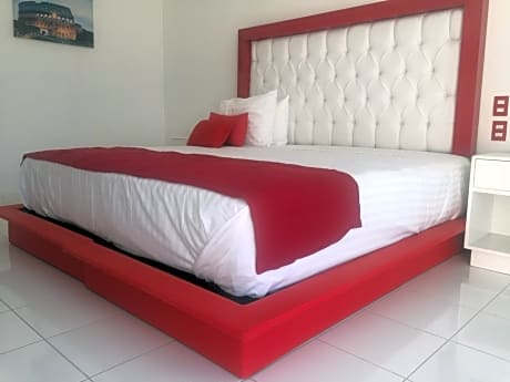 Deluxe Room (2 Adults + 1 Child)