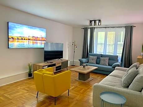 Maison Okaina, Sauna, Au centre-ville de Macon