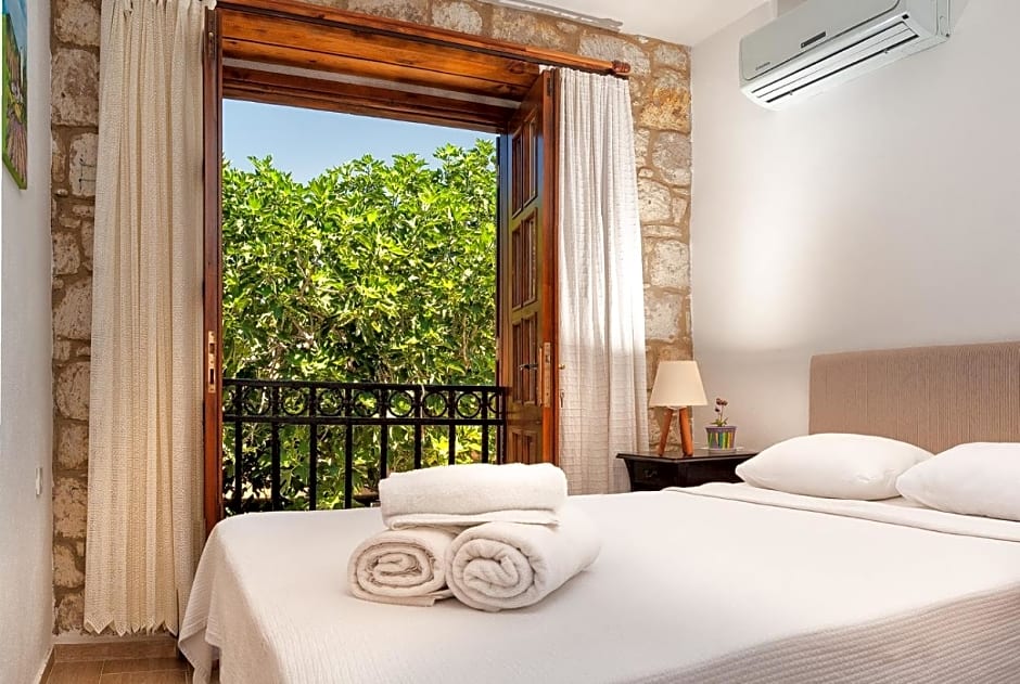 Flores Hotel Alaçatı