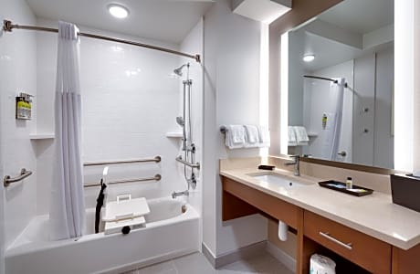 Twin Room - Mobility Access with Bath Tub