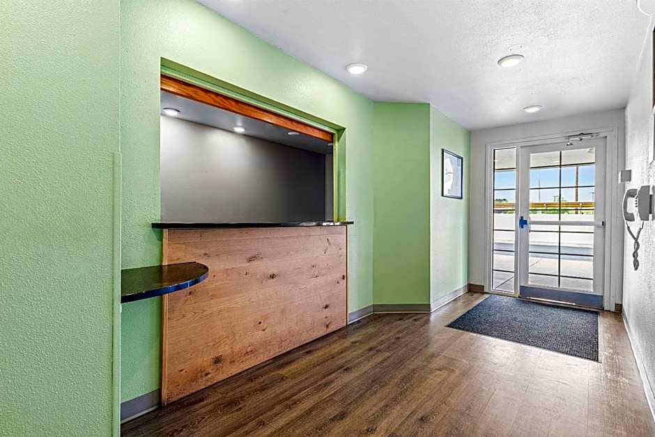 WoodSpring Suites Tulsa
