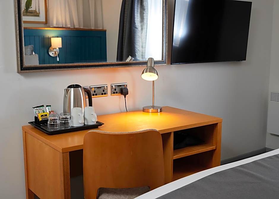 Holmfield Arms by Greene King Inns