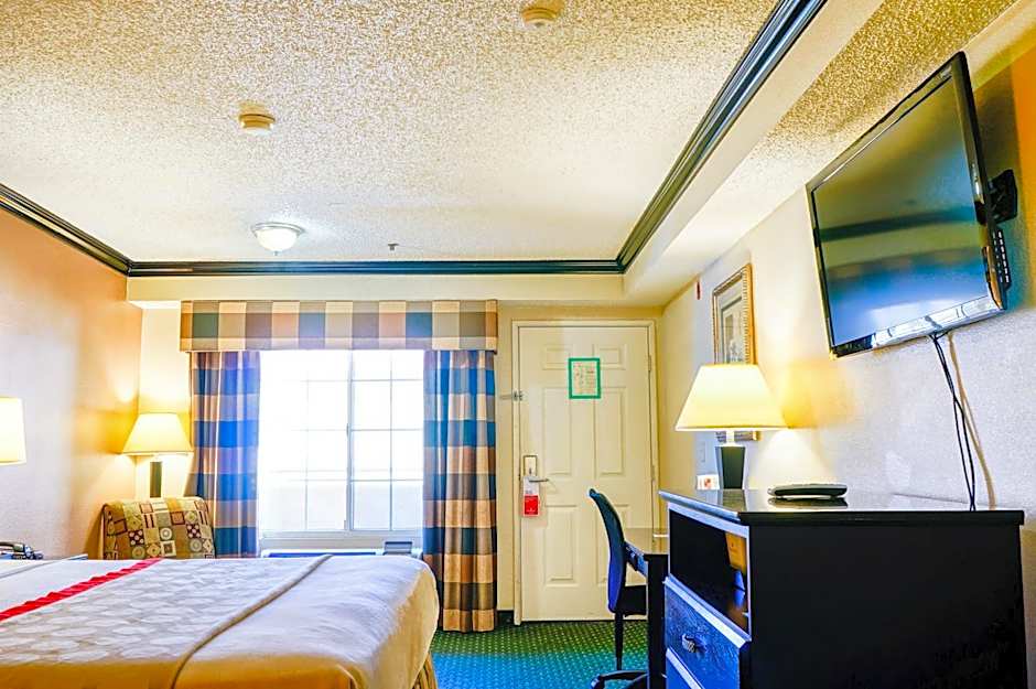 Ramada by Wyndham Ontario