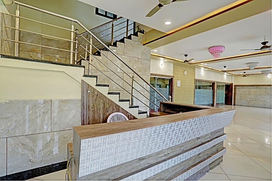 OYO Hotel Kubervatika