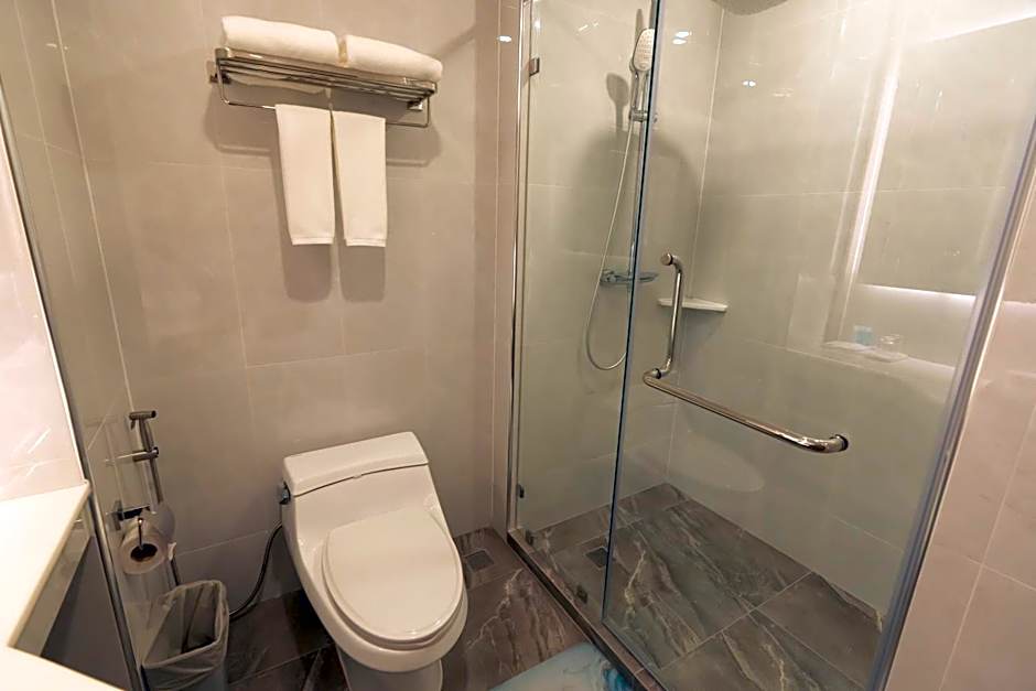 Crystal Srivaree Suvarnabhumi Hotel