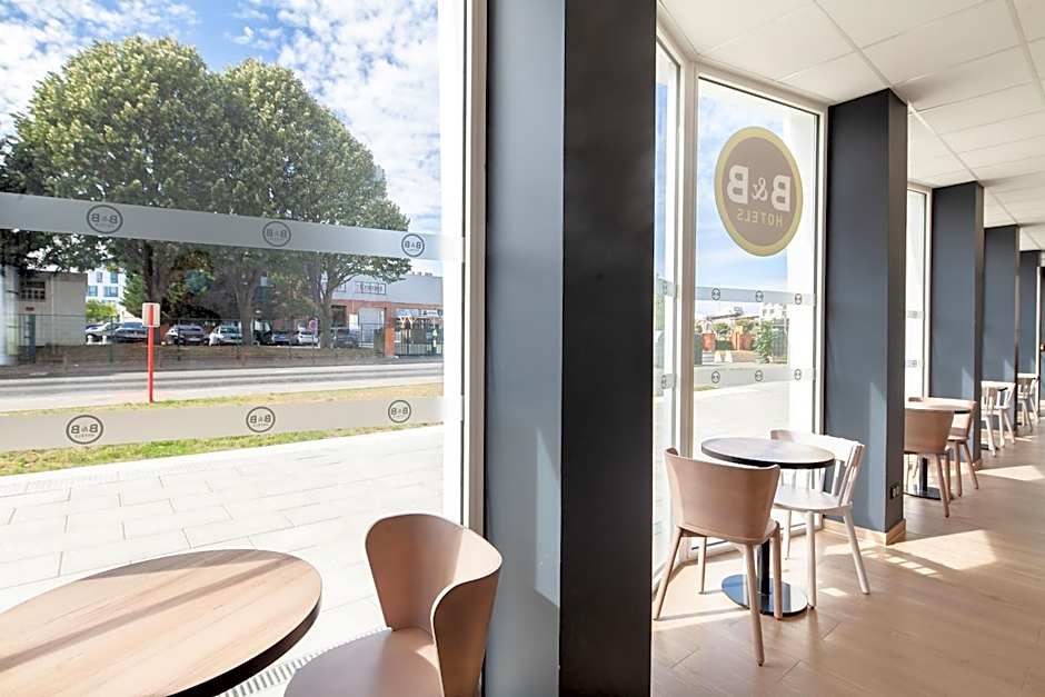 B&B HOTEL Massy Gare TGV
