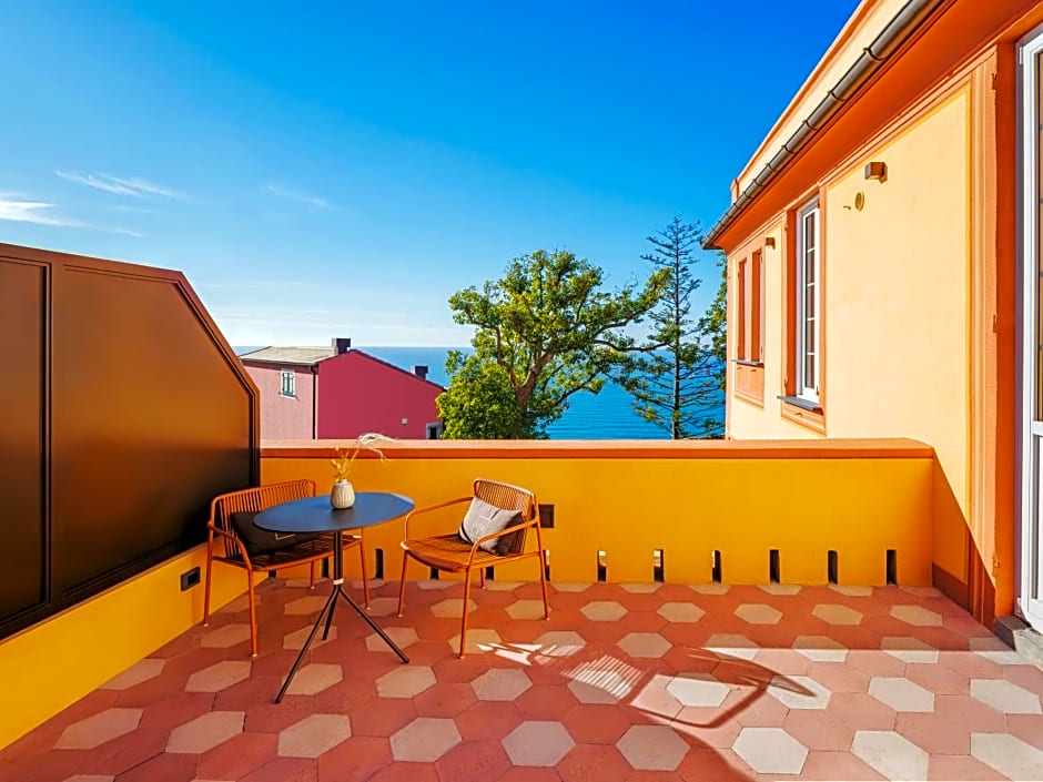 Villa Riviera Resort