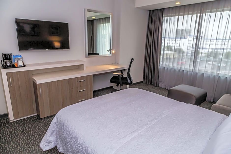 Hampton Inn & Suites By Hilton Puebla