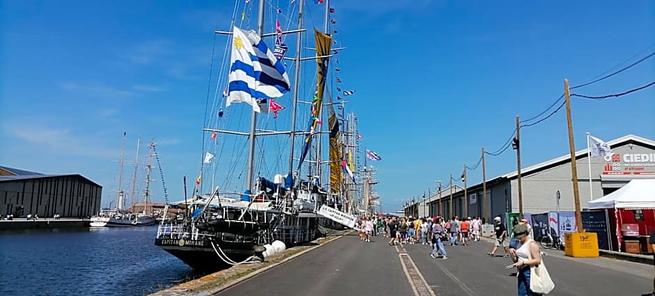Hôtel Les Gens De Mer Dunkerque by Popinns