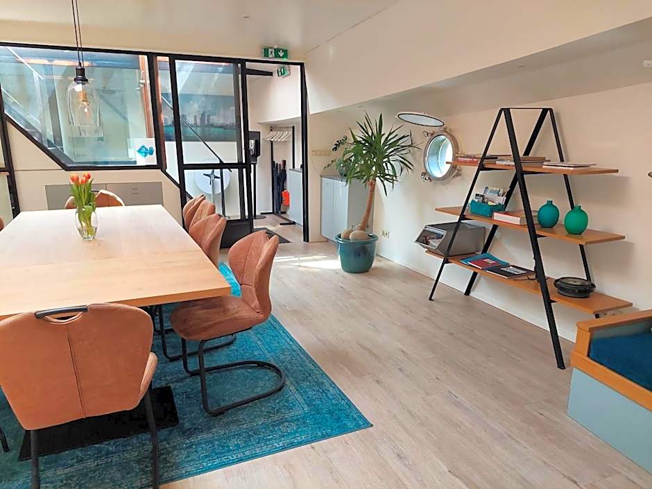 Boat Rooms on Water b&b