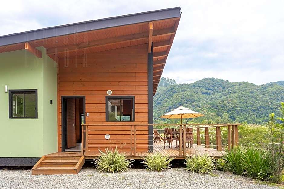 Lakeside Cabin - Villas Mornas: Nature, Jacuzzi