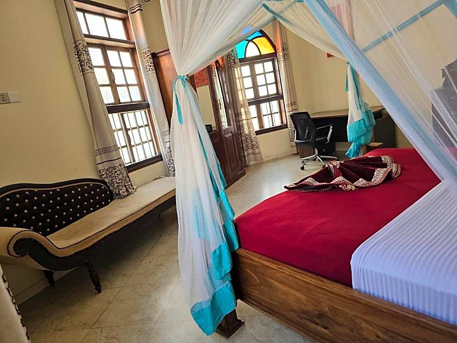 Dhow Palace Hotel