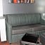 Holiday Inn Express & Suites Shawnee-Kansas City West By IHG