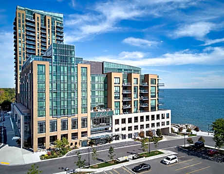 Large King Studio with Sofa Bed