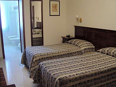 Twin Room with Private Bathroom