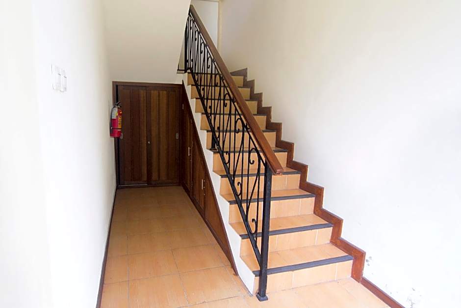 OYO 261 Sasono Putro Guest House