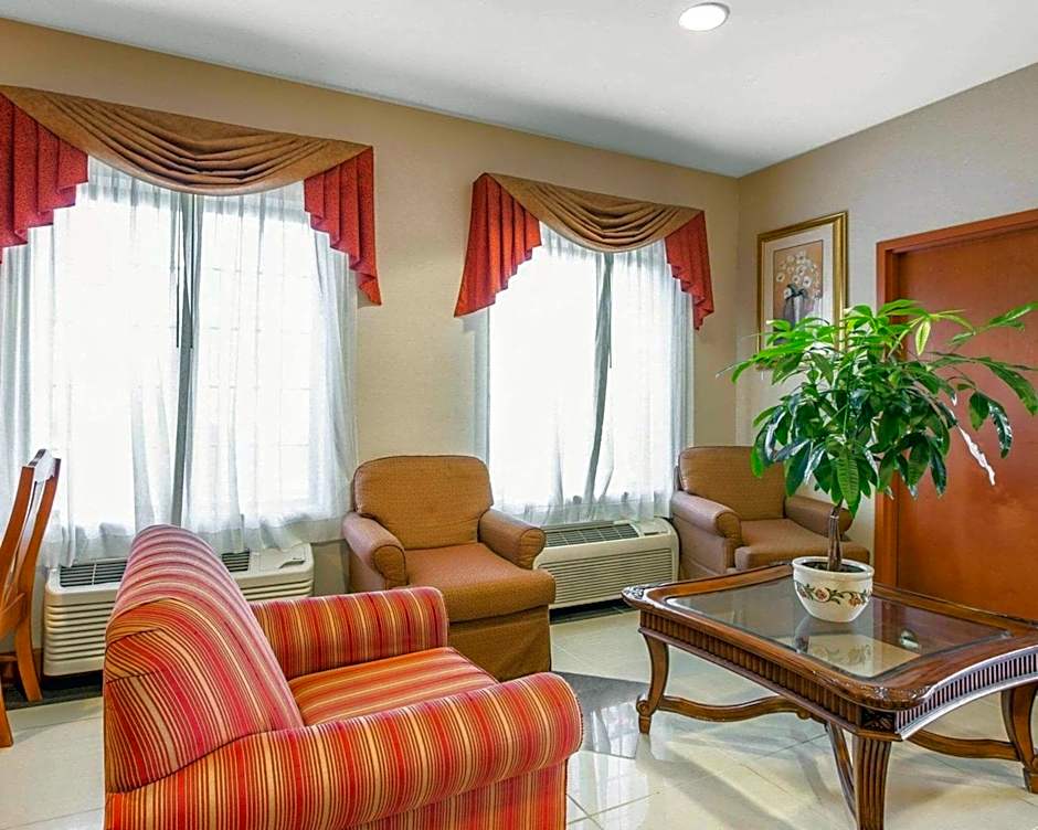 Econo Lodge Brunswick Travel Center