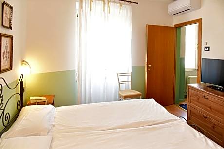 Basic Double Room