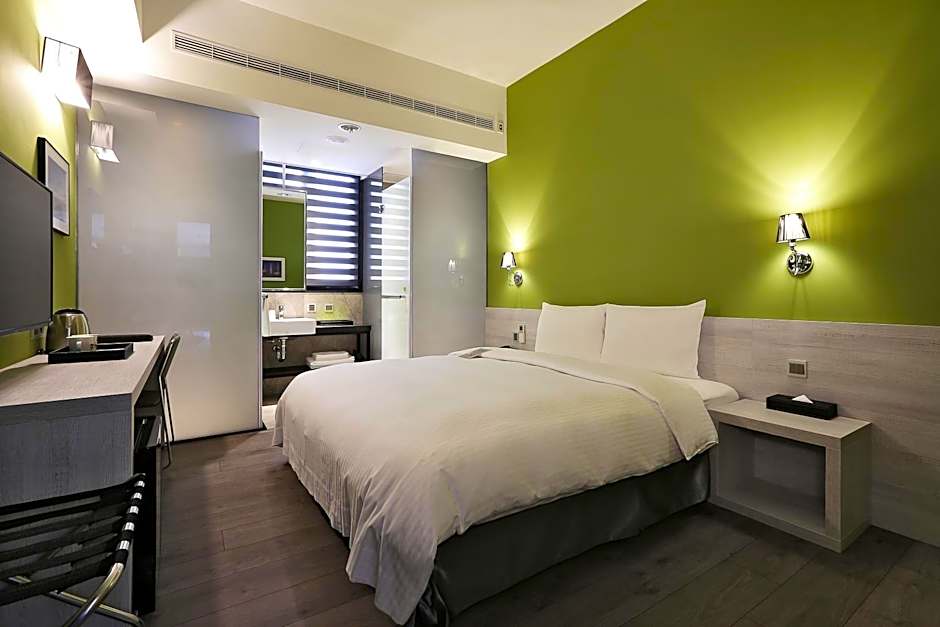 Zdjęcie 1 z 7 — 1 King Bed