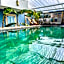 Banana Alaçatı Food & Stay - Adults Only