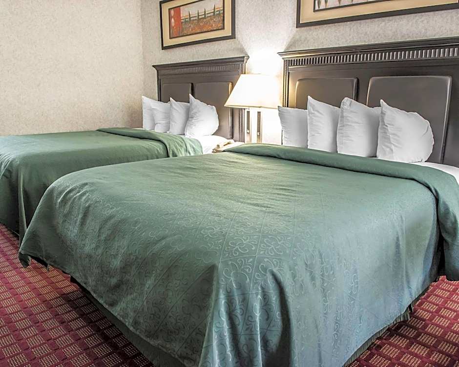 Quality Inn & Suites Gibsonia - Pittsburgh North