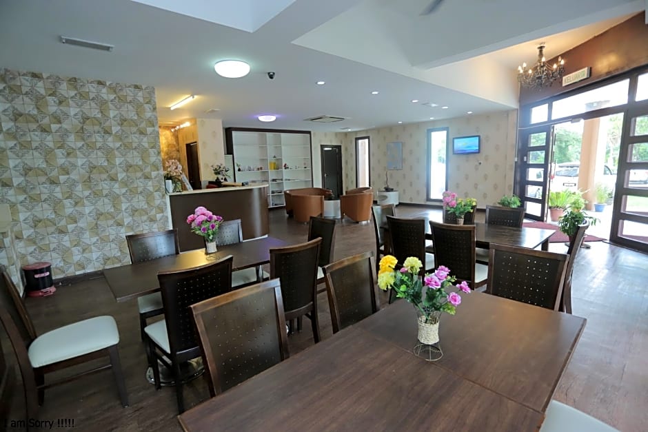 JAM Hotel Kota Warisan Near ERL Salak Tinggi Sepang
