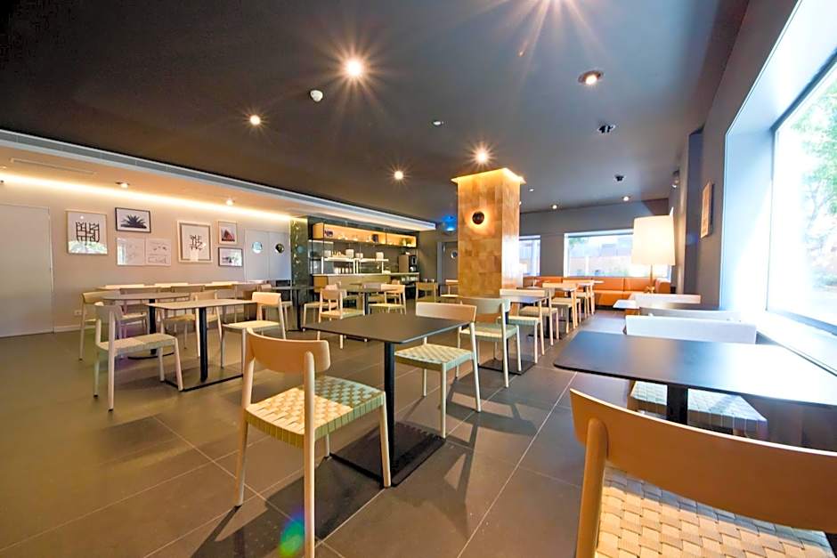 Aparthotel Atenea Valles