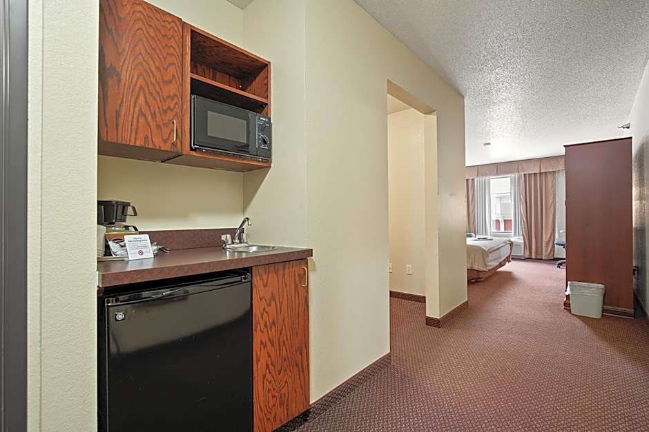 Stay USA Hotel and Suites