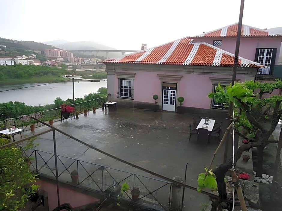 Casa Dos Varais, Manor House