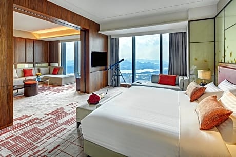 Presidential Suite with One King Bed and Lounge Access - High Floor