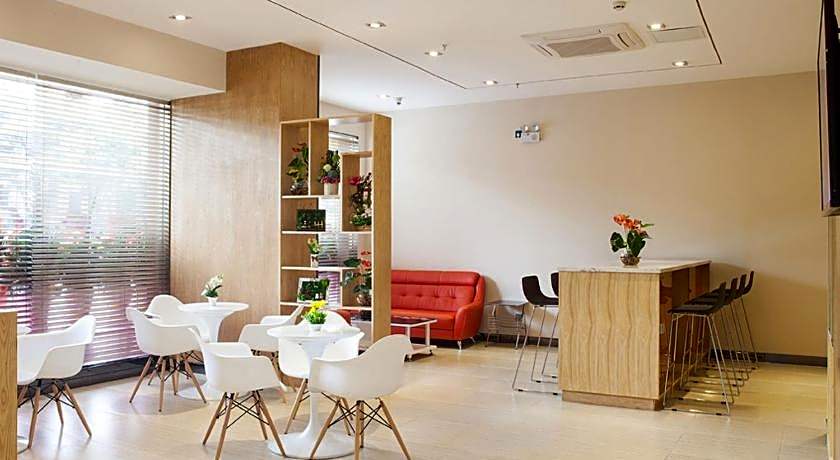 7 Days Premium Guilin Liangjiang Sihu Central Plaza