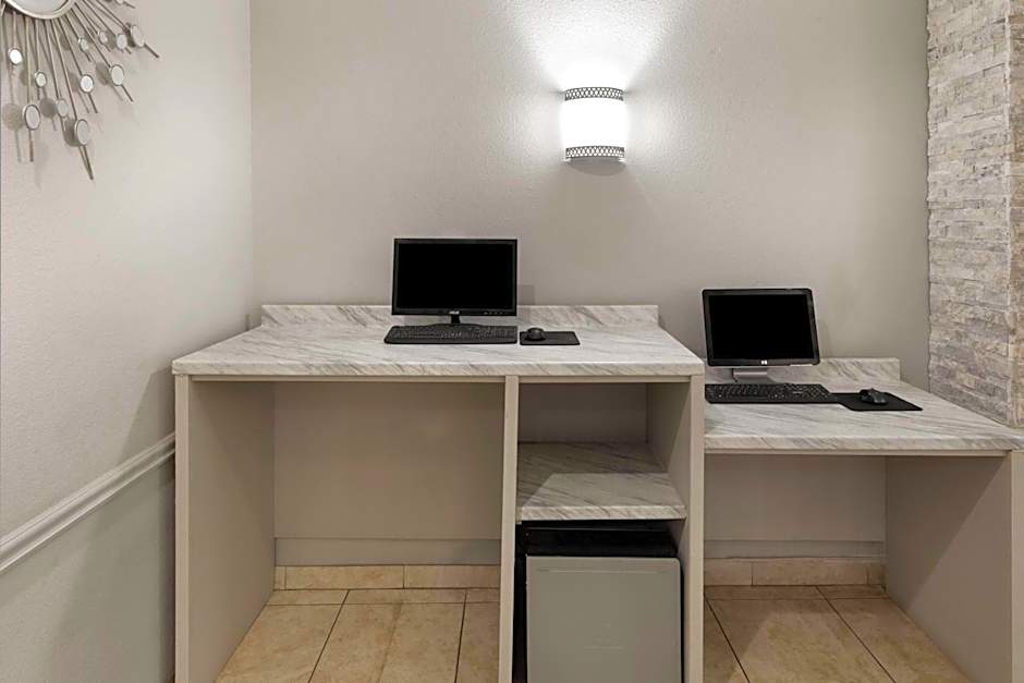 La Quinta Inn & Suites by Wyndham Brownwood