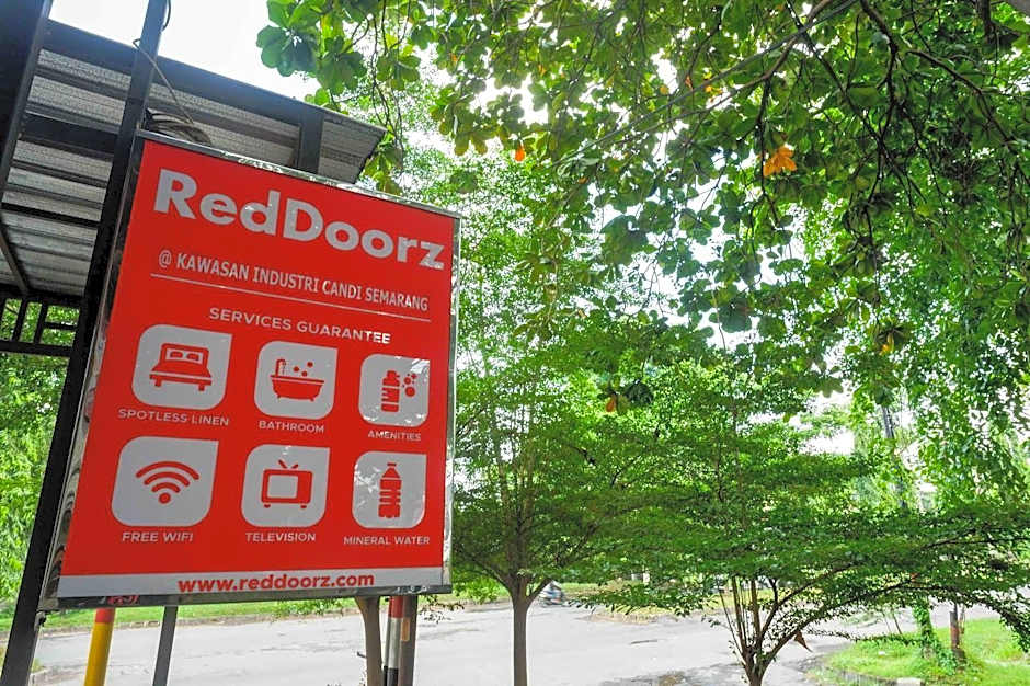 RedDoorz @ Kawasan Industri Candi Semarang