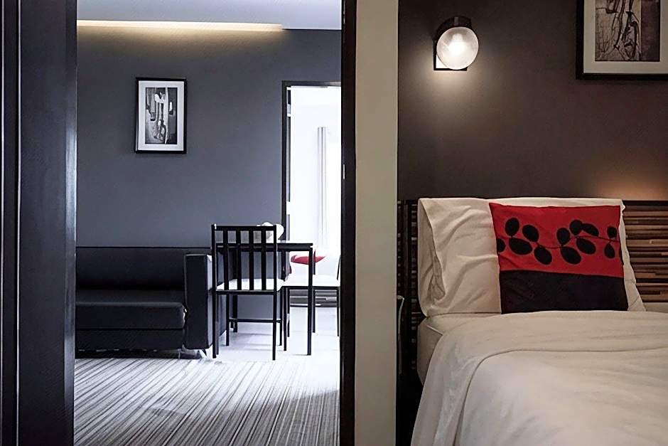 48 Metro Hotel
