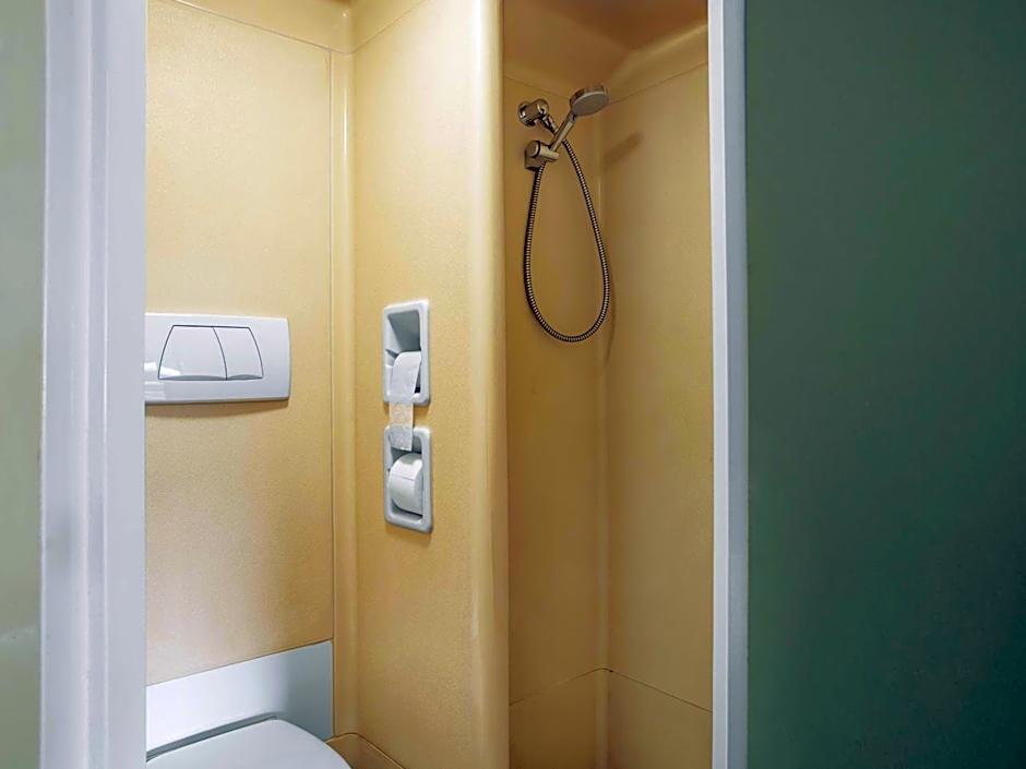 B&B HOTEL Rostock-Broderstorf