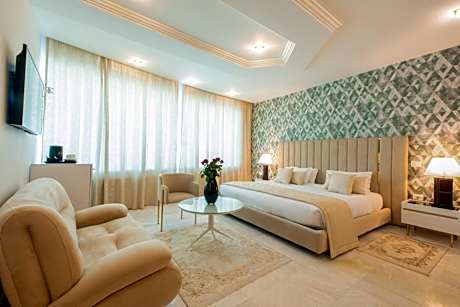 The Penthouse Suites Hotel