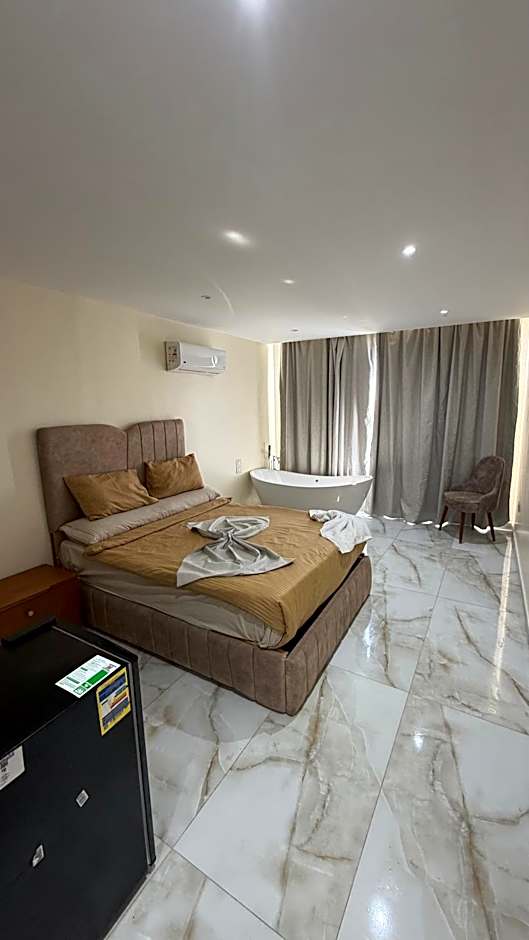 Amon Ra Hotel