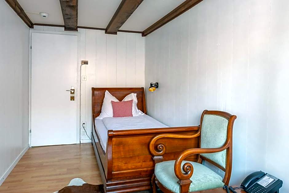 Swiss-Chalet Merlischachen - Historik Chalet-Hotel Lodge