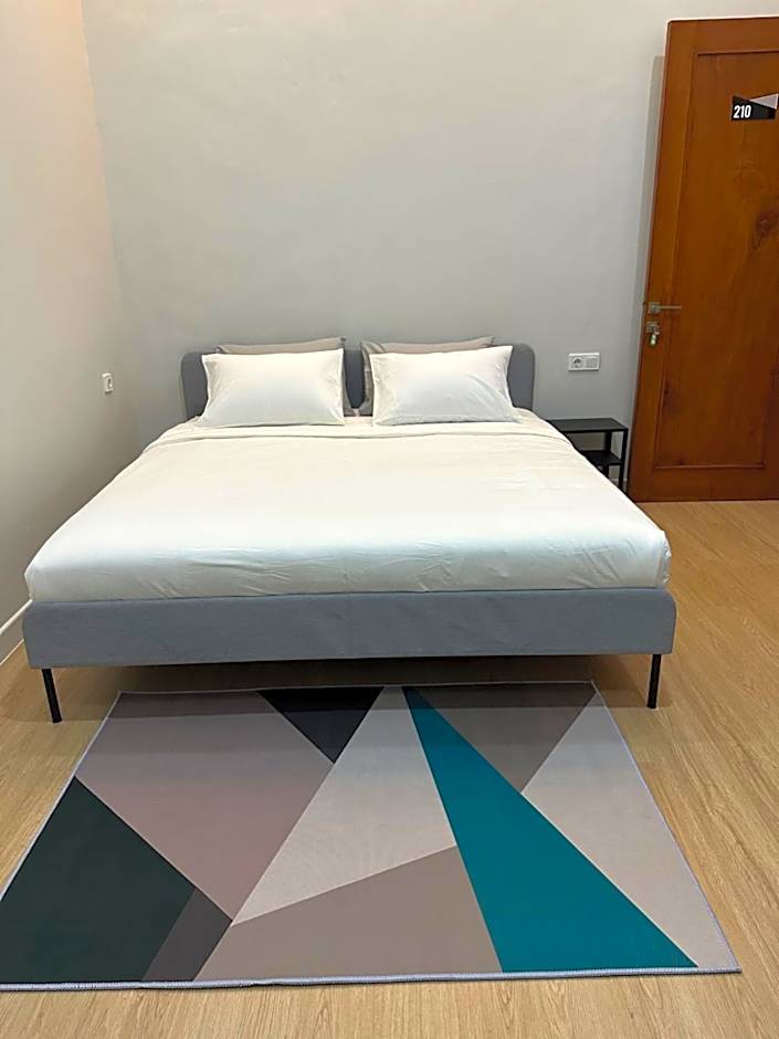 Cendhani Raras Gallery