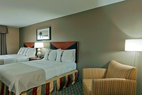 2 QUEEN BEDS NONSMOKING