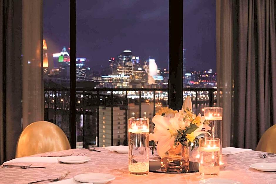 Radisson Hotel Cincinnati Riverfront