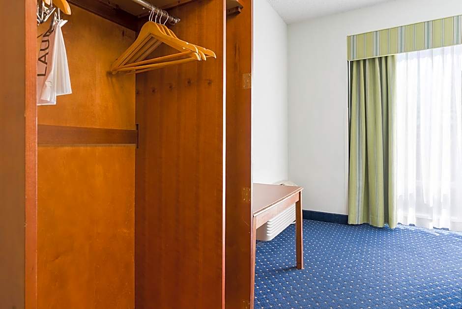 Thousand Hills Resort Hotel