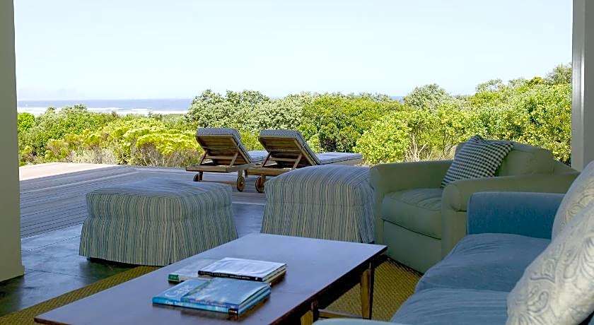Mosselberg On Grotto Beach Boutique Villa