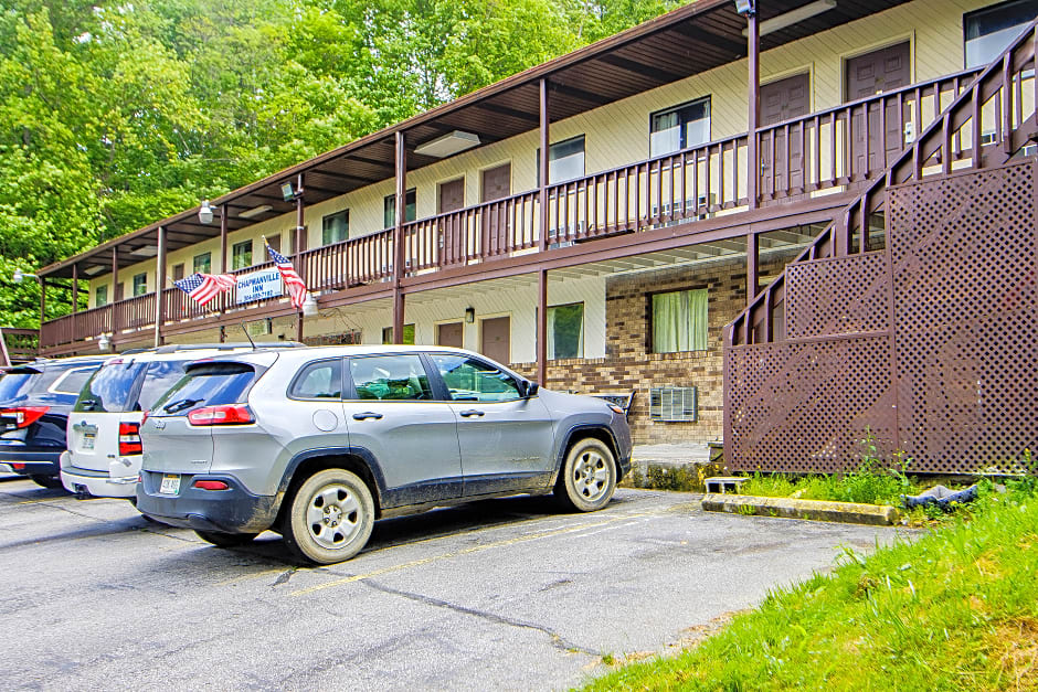 OYO Hotel Chapmanville Inn, WV - Hwy 119