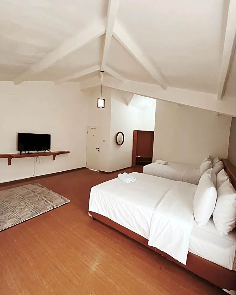 Akuja Glamping Room Resto by VIBHM – Bogor, PA