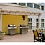 Amazing Condos Beautiful View 2 Blocks To French Quarter, Small Rooftop Pool, Gym, Seanger Theater, Super Dome, And Bourbon St