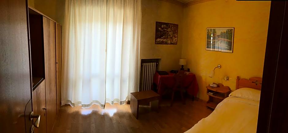 Photo 1 of 6 of Single Room
